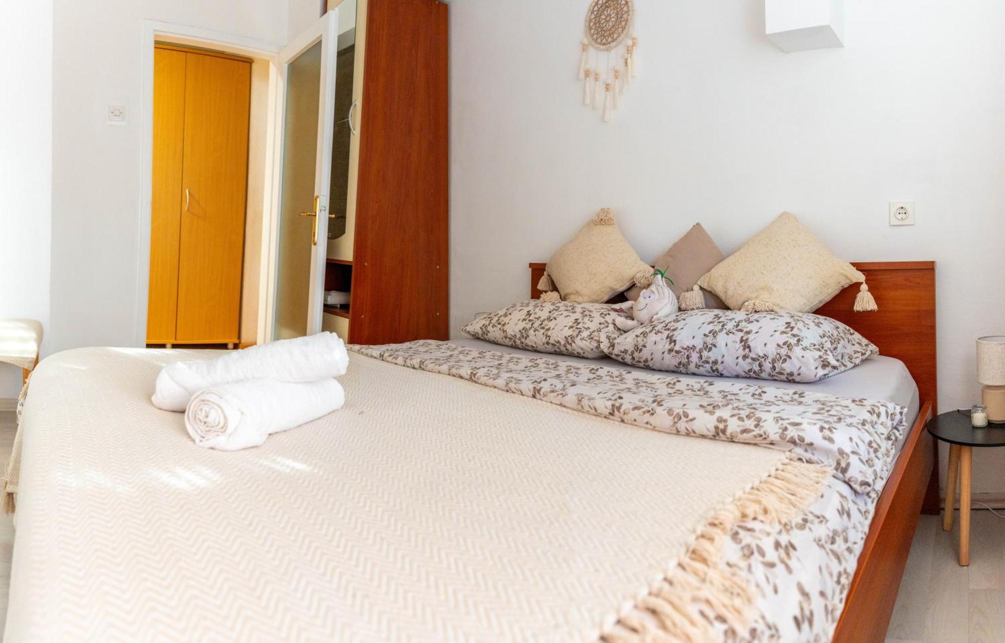 Apartman Lili Knin Kültér fotó
