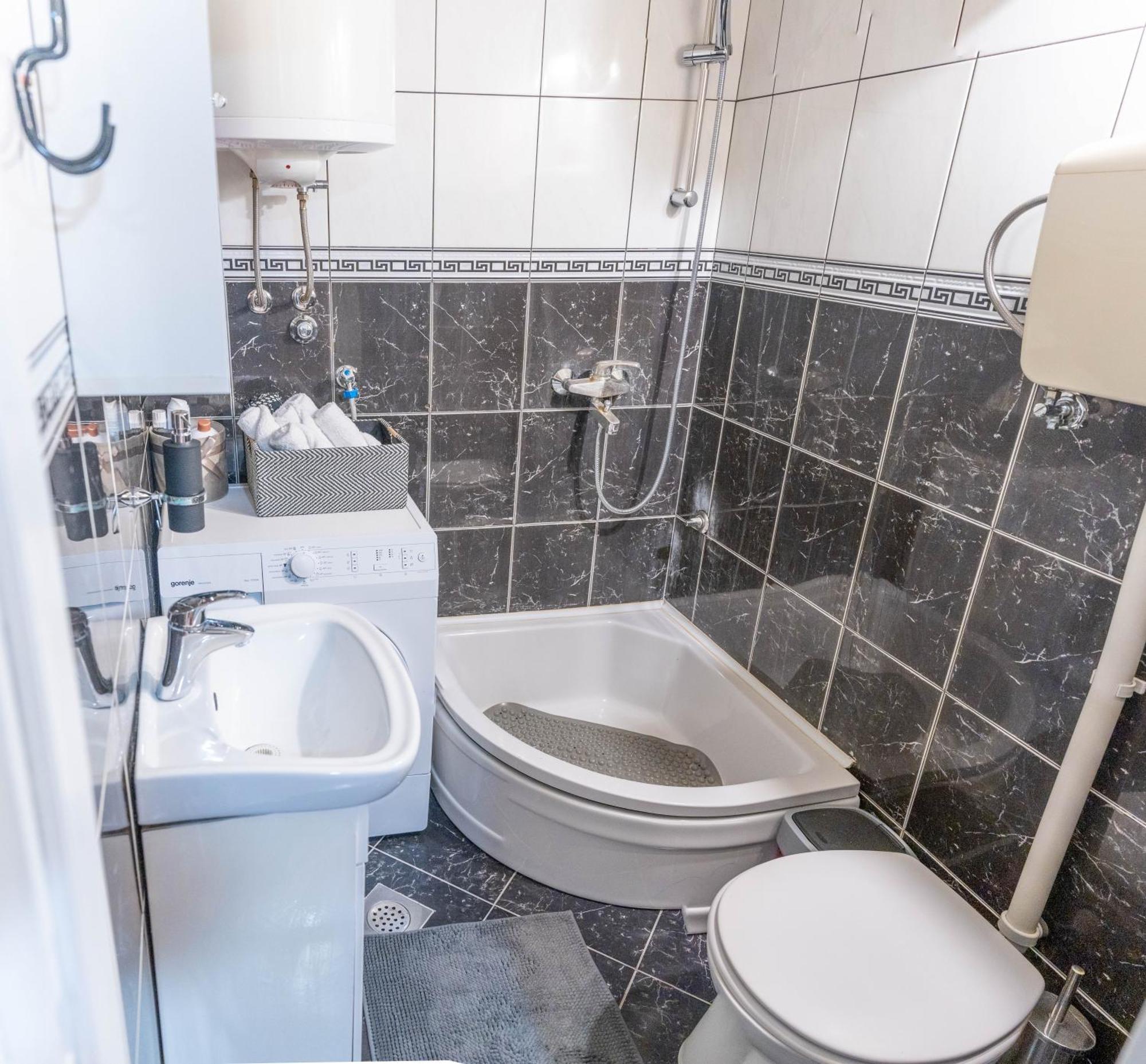 Apartman Lili Knin Kültér fotó